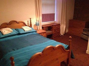 The Half Moon Inn Гул Экстерьер фото